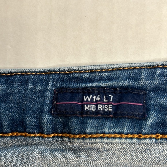 Vigoss Marley Mid Rise Double Cuff Whiskered Med Wash Distressed Short. Sz W14 - Picture 10 of 14